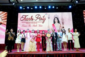 Ấm áp đêm tiệc Thanks Party “Vinh quang ngày trở về” của Tân Hoa hậu Đoàn Thị Minh Toán