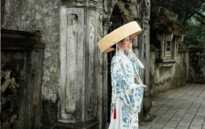 Hoa hậu Đại sứ Lê Thị Thu Thủy gây thương nhớ với bộ ảnh cổ phục tại đền thờ Vua Đinh – Vua Lê