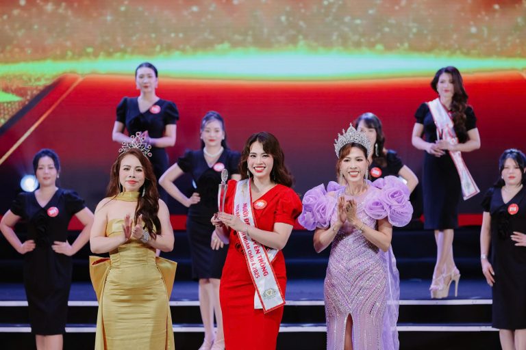 Á hậu Nguyễn Thị Hằng lộng lẫy trong thiết kế dạ hội tím pastel tại đêm chung kết Hoa hậu Doanh nhân Châu Á 2025