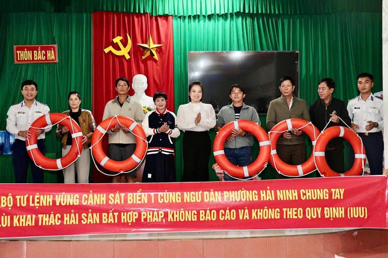 Lan tỏa yêu thương, vun đắp tình yêu biển, đảo: Hoa hậu Hoàng Ngân và Bộ Tư lệnh Vùng Cảnh sát biển 1 đồng hành cùng ngư dân Hà Tĩnh