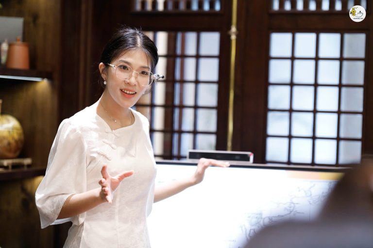 Nguyễn Hồng Vy Đan: Tâm hồn Trà, nhịp thở Yoga