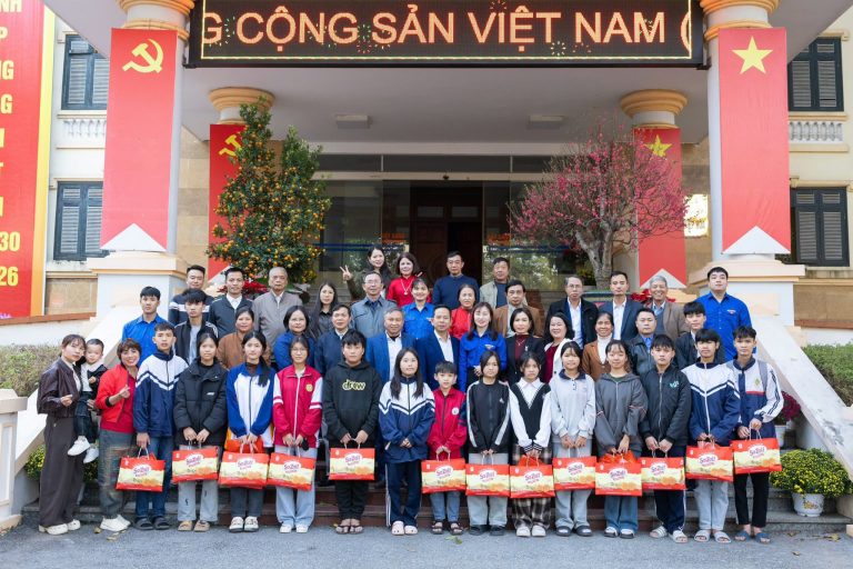 Hoa hậu Toàn năng Nguyễn Thị Hương và sứ mệnh “Chắp cánh ước mơ” giữa mùa Xuân mớ