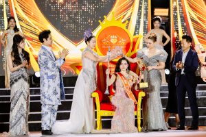 Nguyễn Hoàng Vân đăng quang Hoa hậu Doanh nhân Việt Nam 2026 giữa “tuyệt cảnh” phố núi Pleiku