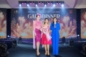 Nữ tướng ngành sự kiện Hồ Thị Liên sở hữu trrang phục First face Công sở tại Gala Hoa hậu Doanh nhân Việt Nam 2026