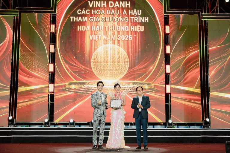 Á hậu Võ Vy Oanh được vinh danh tại đêm Chung kết Hoa hậu Thương hiệu Việt Nam 2026