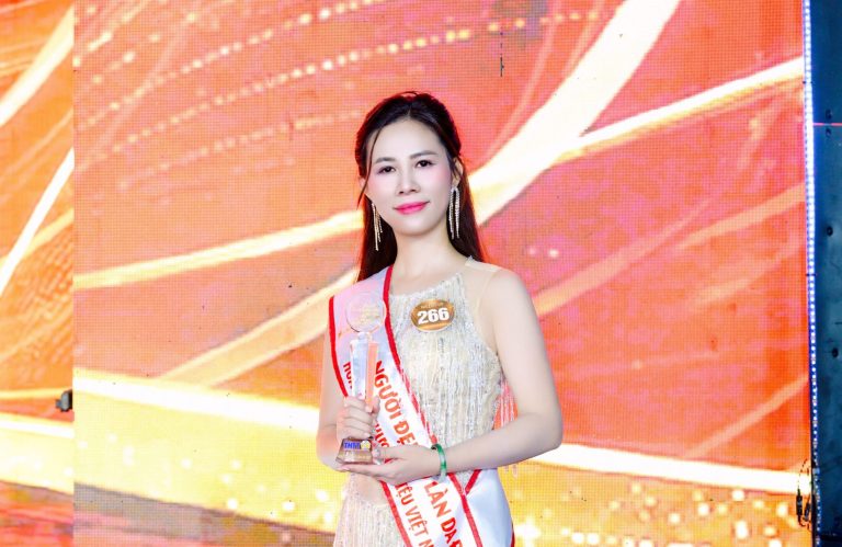 Làn da trắng sáng giúp doanh nhân Nguyễn Thị Thu Ly Hương tỏa sáng tại Hoa hậu Thương hiệu Việt Nam 2026