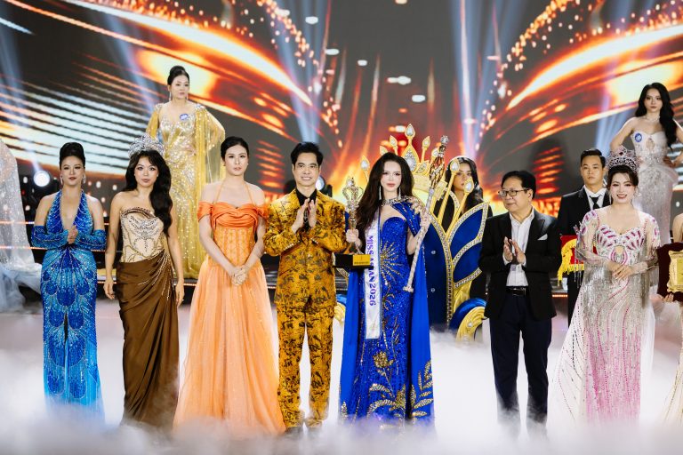Hoàng Phương Anh – nữ doanh nhân sở hữu nhan sắc thanh tú đăng quang Miss Asian 2026